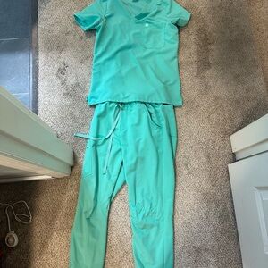Scrubs set (both pieces)